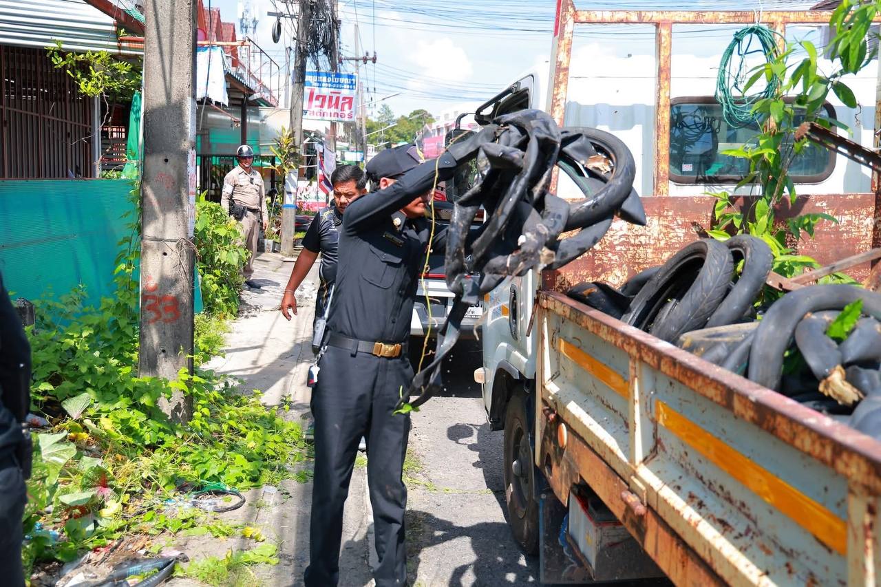 Массовая очистка тротуаров в Вичите