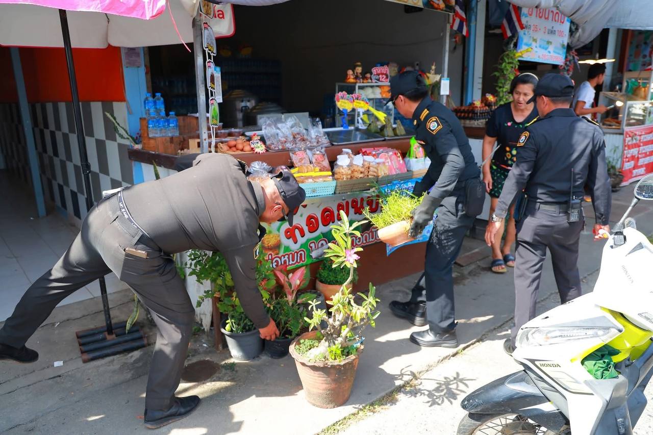 Массовая очистка тротуаров в Вичите