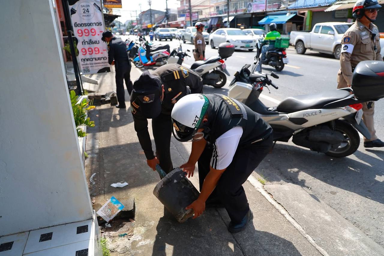 Массовая очистка тротуаров в Вичите
