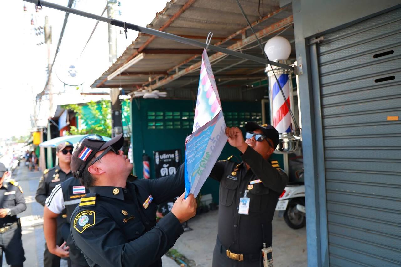 Массовая очистка тротуаров в Вичите