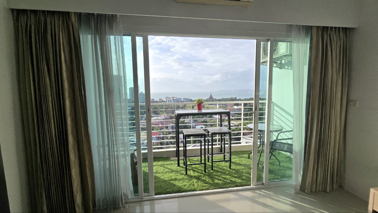 Срочная продажа большой квартиры с видом на море