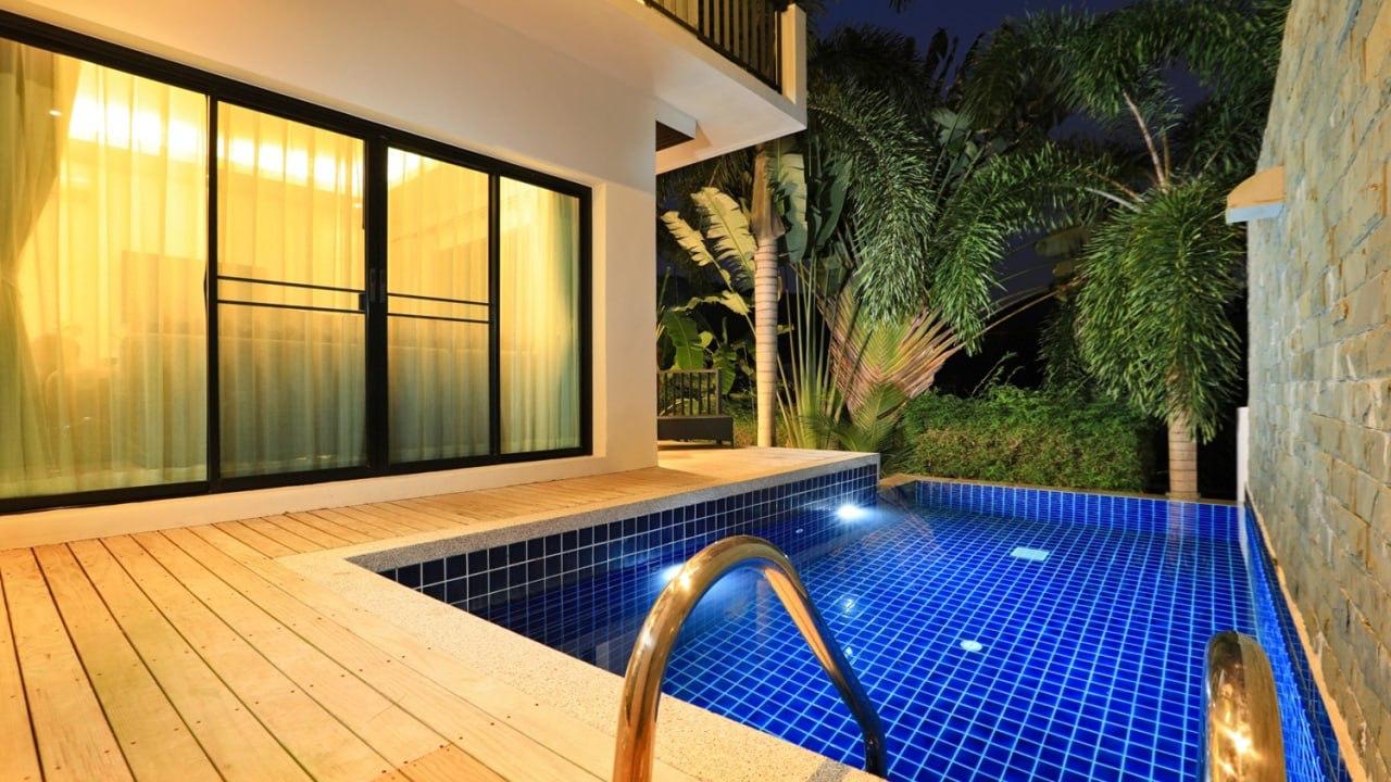 Аренда виллы с бассейном недалеко от пляжа