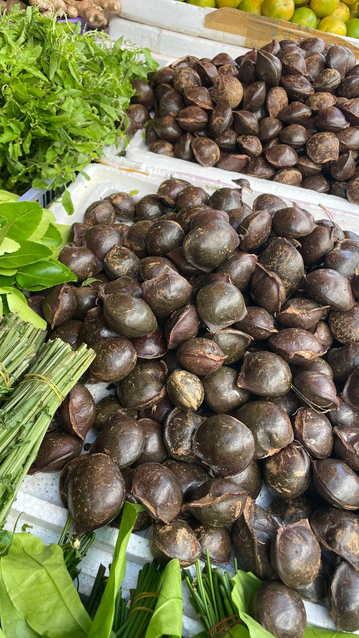 Тайский орех пао на рынке Самуи