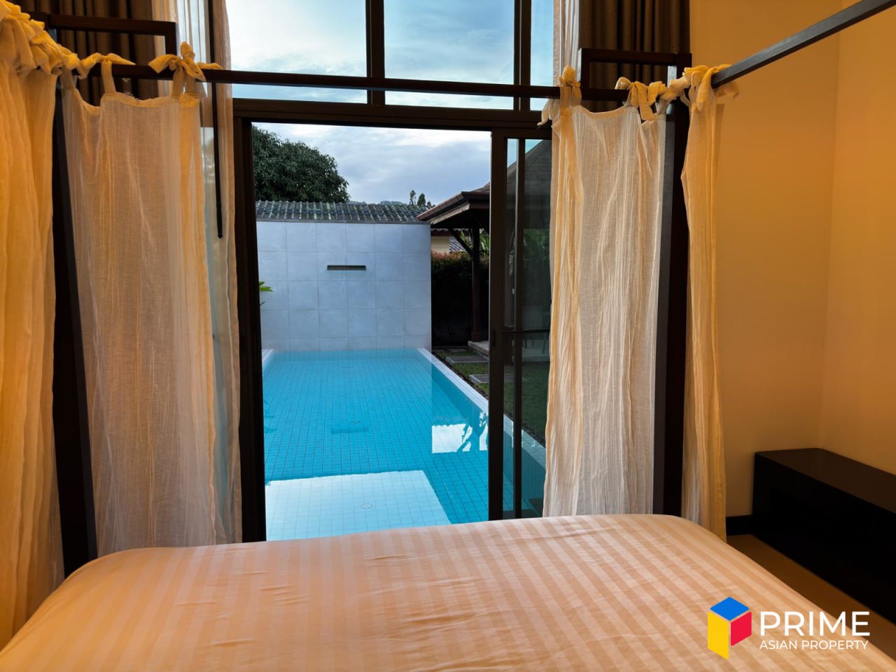 Аренда виллы с бассейном на Равай