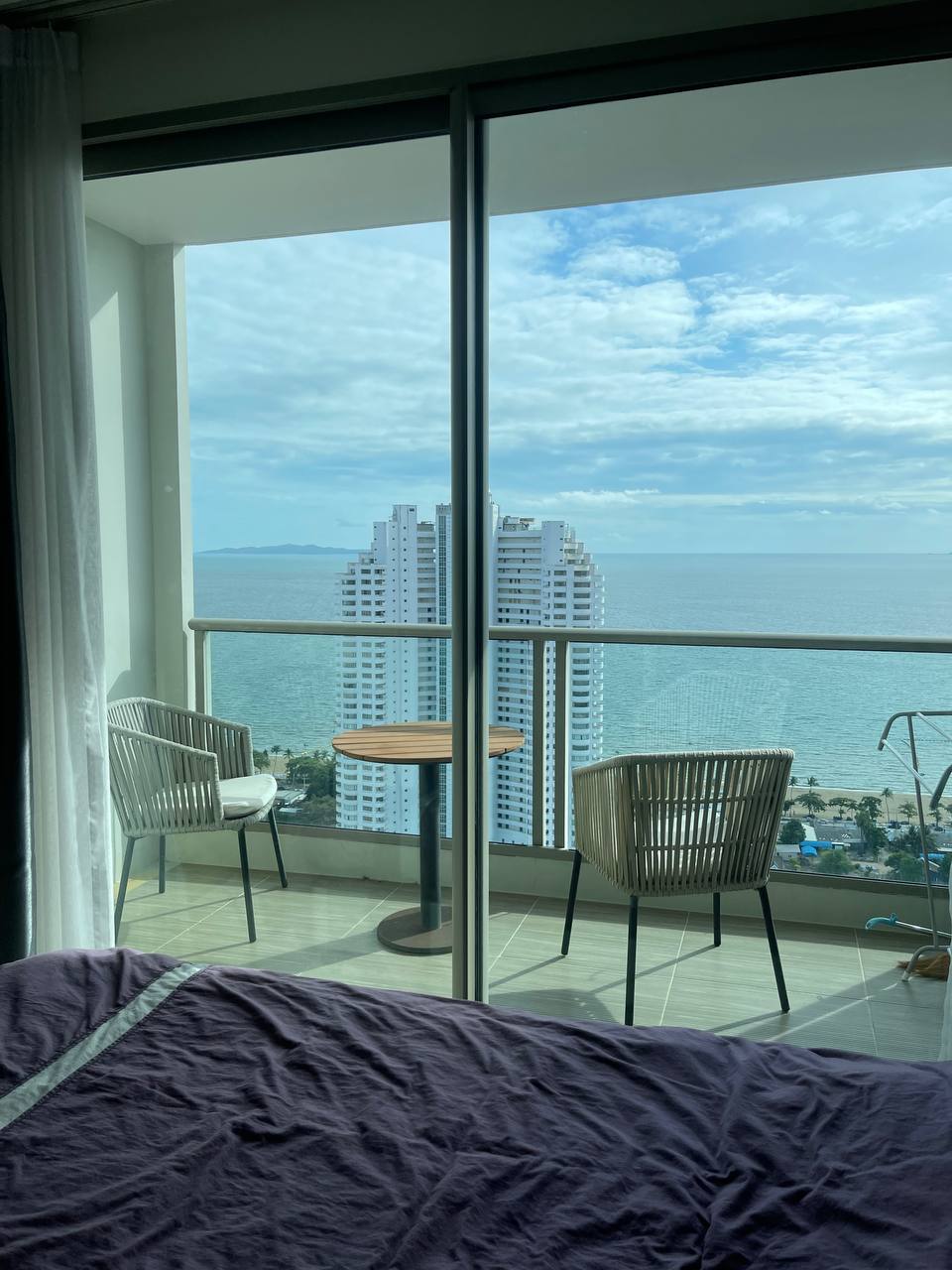 Аренда студии с видом на море