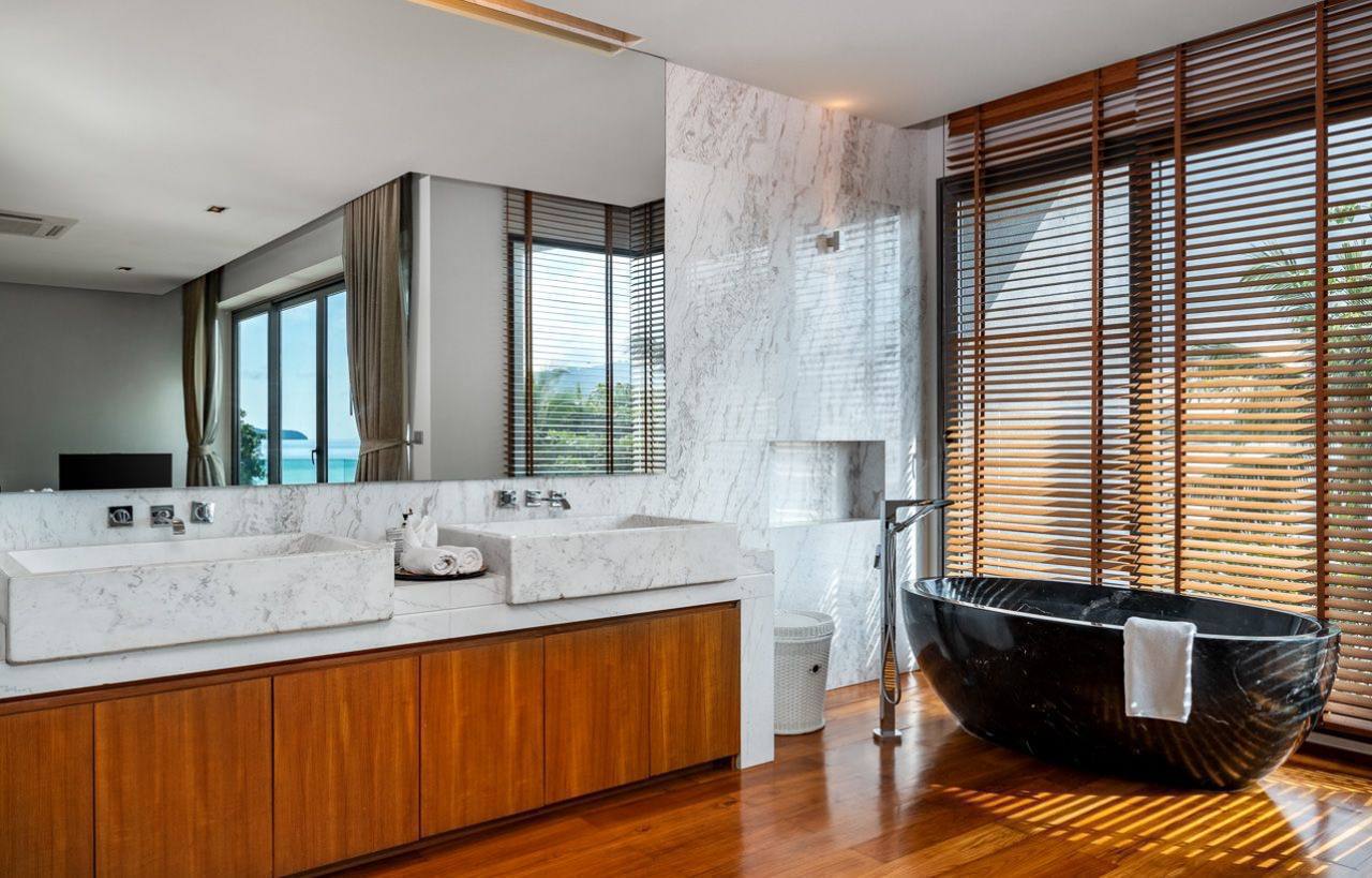 Роскошная вилла с видом на море