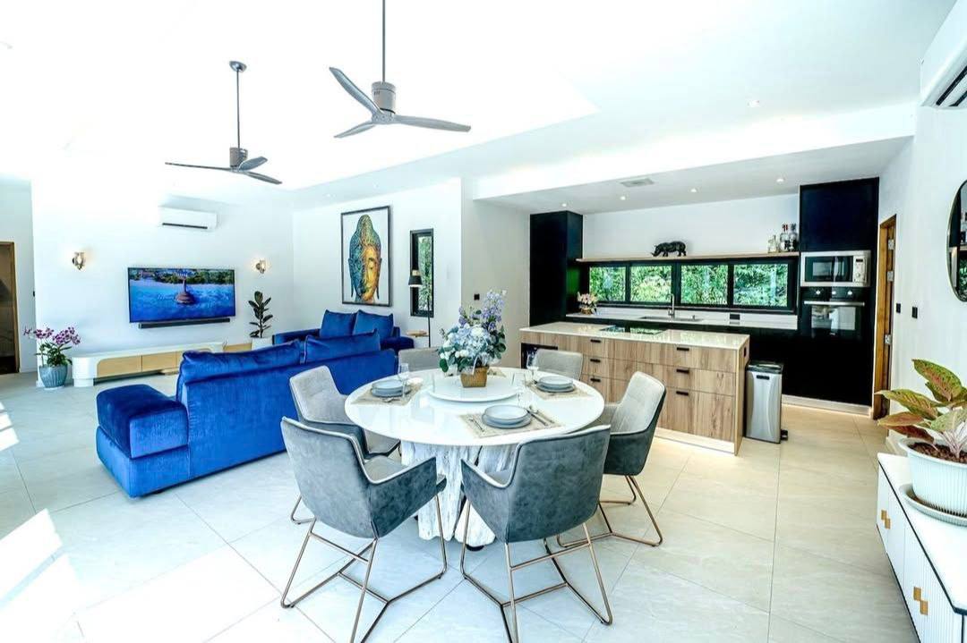 Аренда дома с бассейном в Чалонге