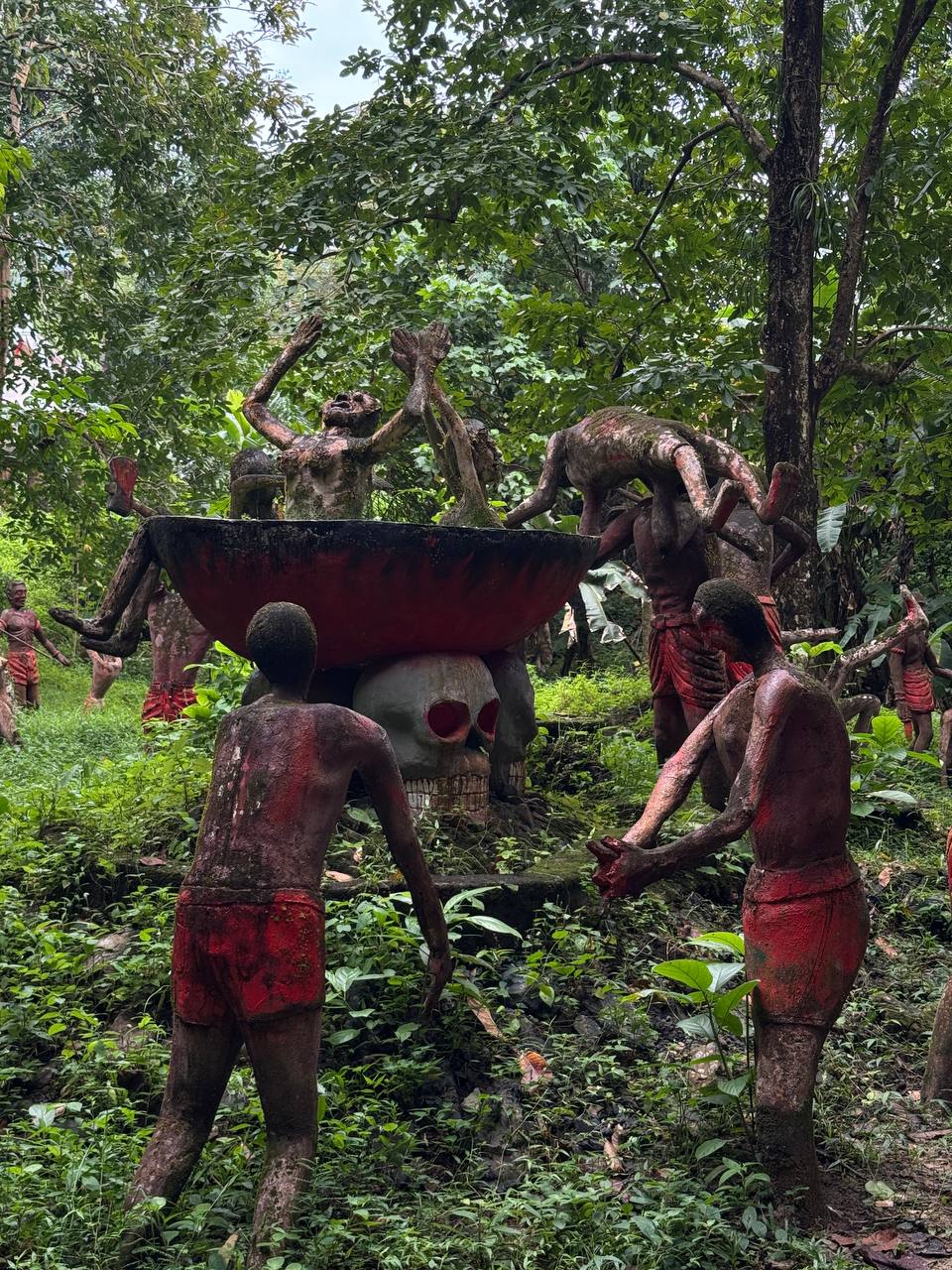 Храм рая и ада в Пхангнга