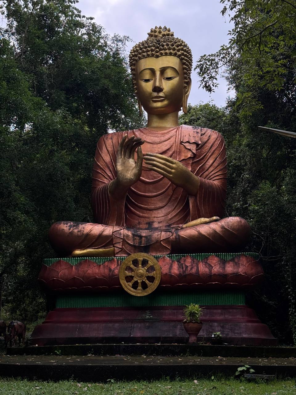 Храм рая и ада в Пхангнга