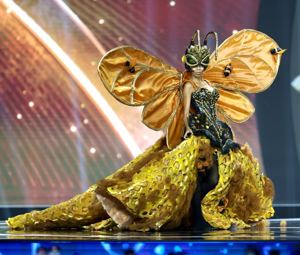 Зрелище на конкурсе 'Мисс Вселенная'