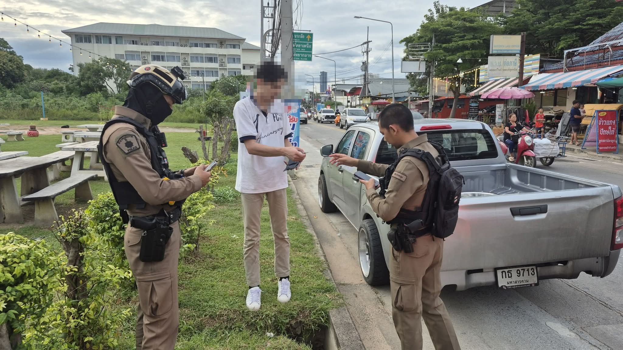 Пьяный водитель парализовал движение в Паттайе