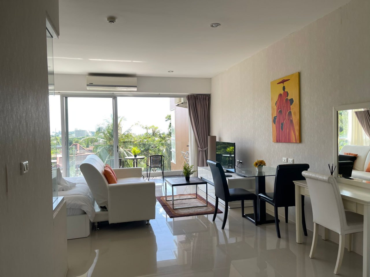 Аренда студии у пляжа Карон