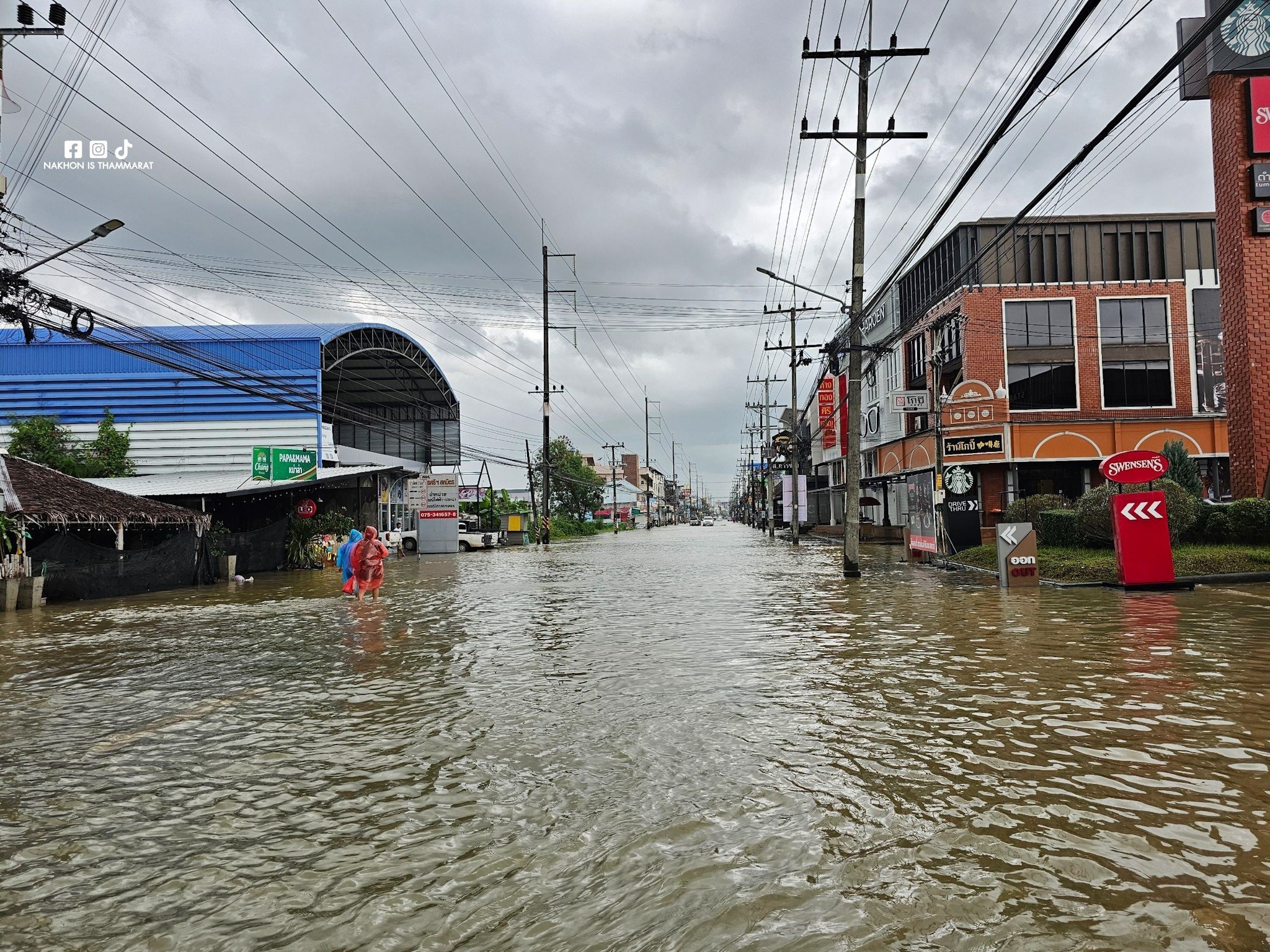 Сложная ситуация с наводнением в Накхонситхаммарате