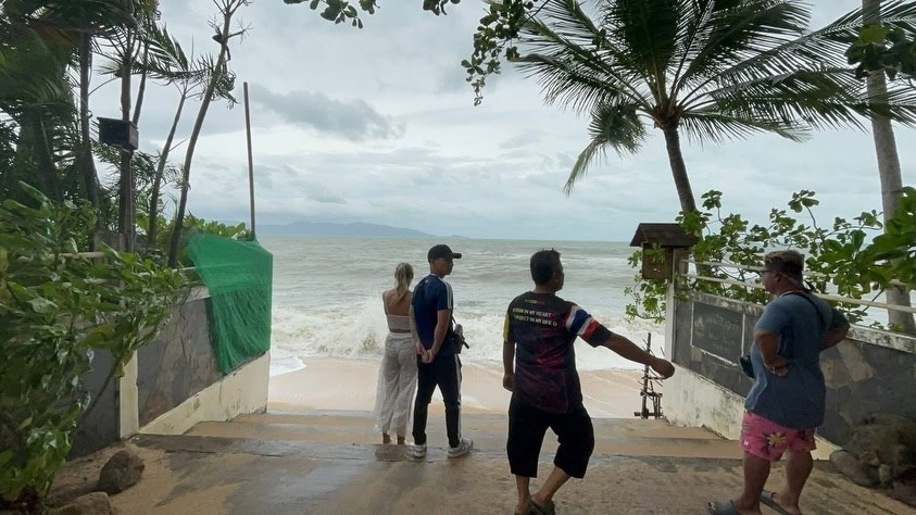 Шторм на Самуи: осторожно на пляже