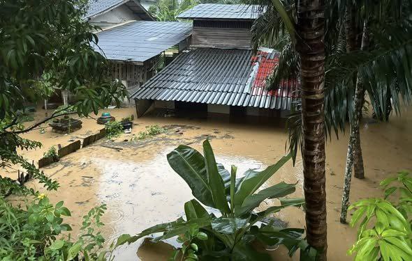 Сильные наводнения в южном Таиланде