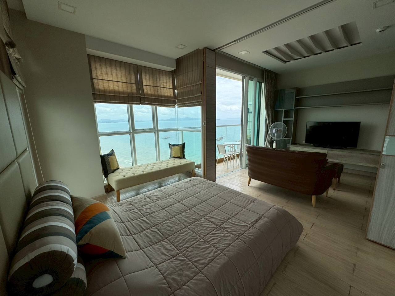 Аренда премиального кондо на первой береговой линии