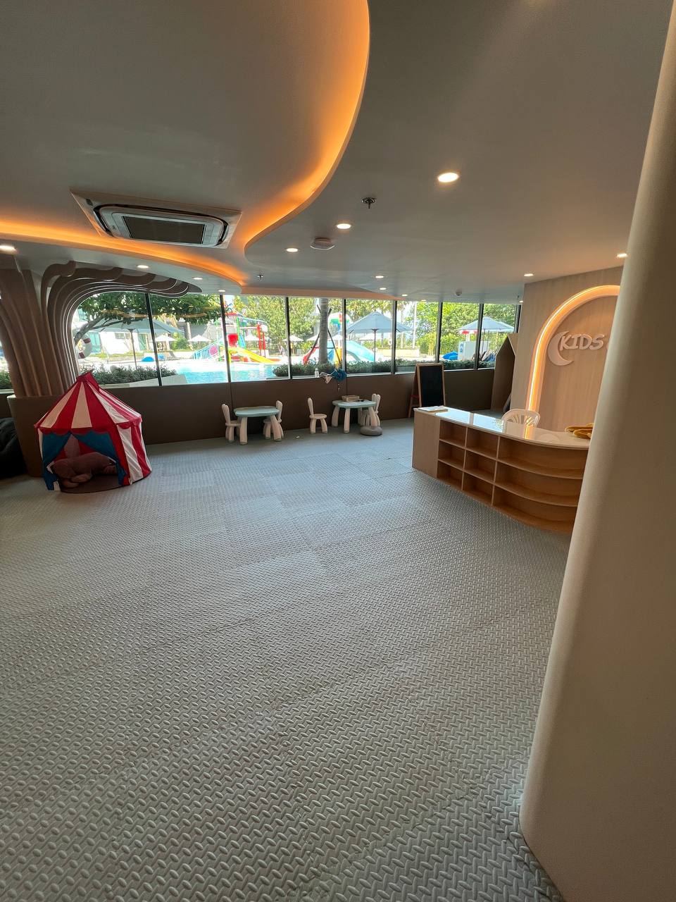 Отдых в кондо с бассейном и видом