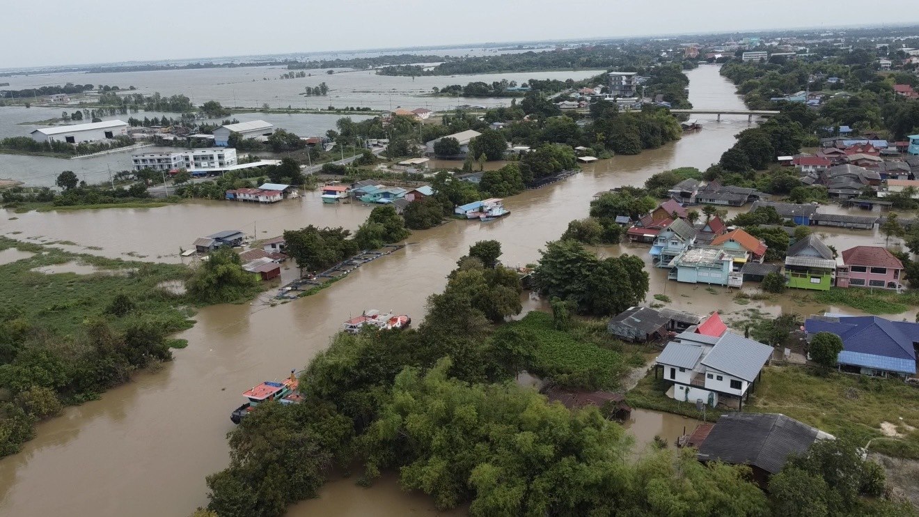 Критическая ситуация с наводнениями в Аюттхае