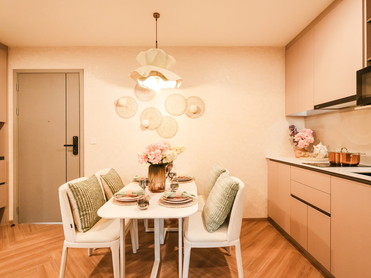 Продажа кондо с видом на холмы