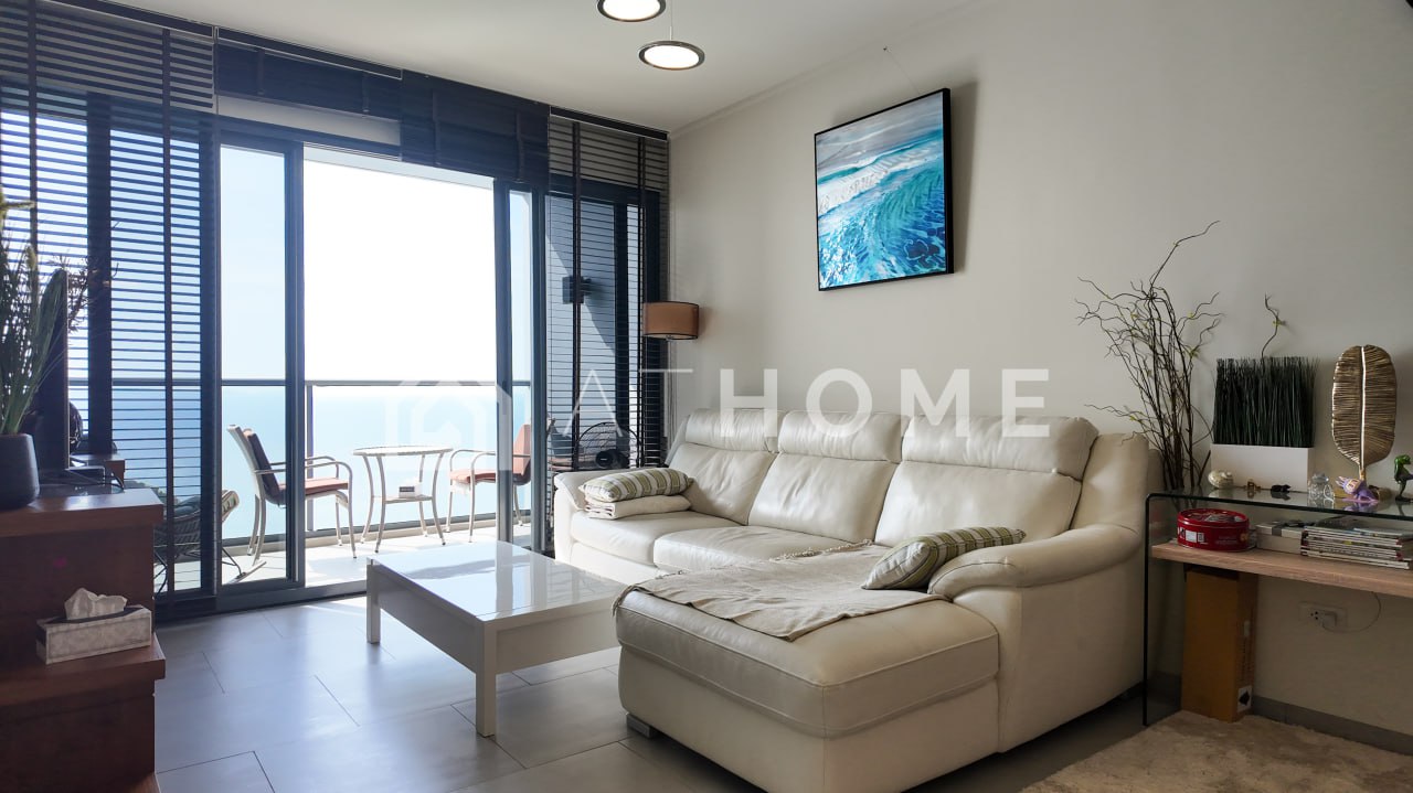 Просторные апартаменты с видом на море