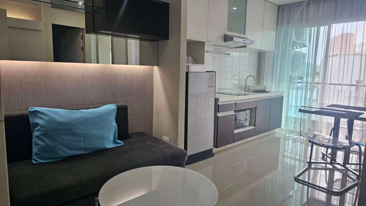 Аренда студии с бассейном