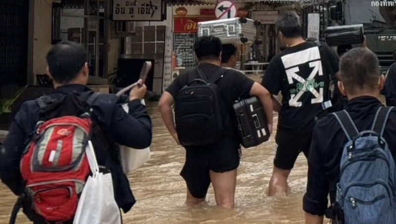 Эвакуация туристов в Хатьяе из-за наводнения