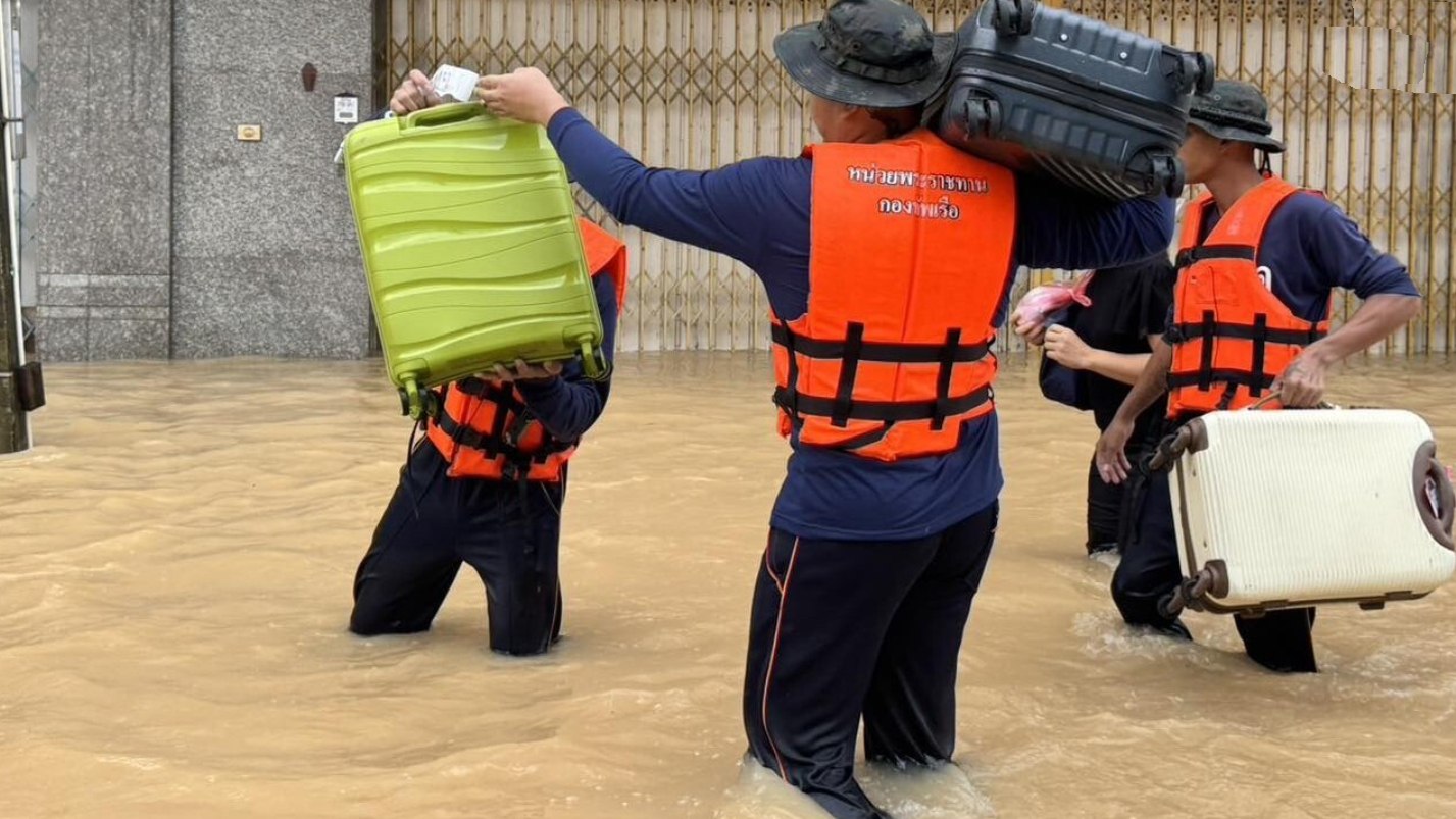 Эвакуация туристов в Хатьяе из-за наводнения