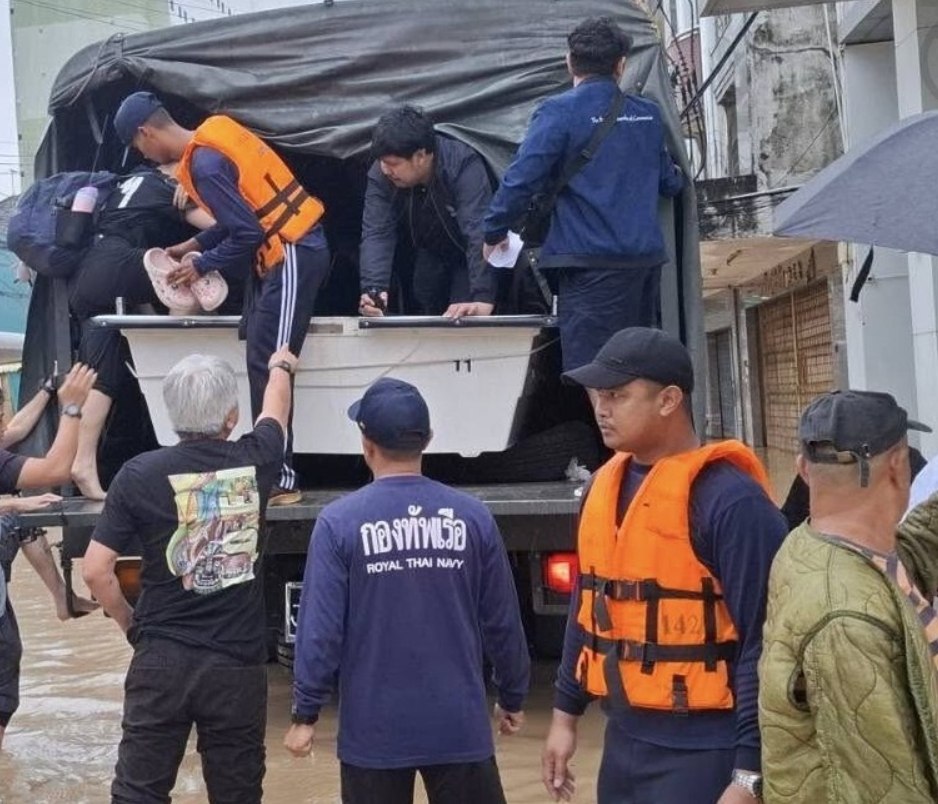 Эвакуация туристов в Хатьяе из-за наводнения