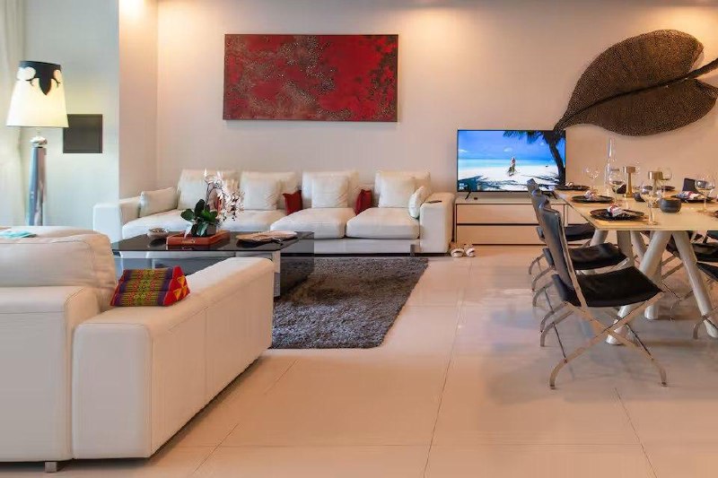 Аренда виллы и авто на пляже Ката