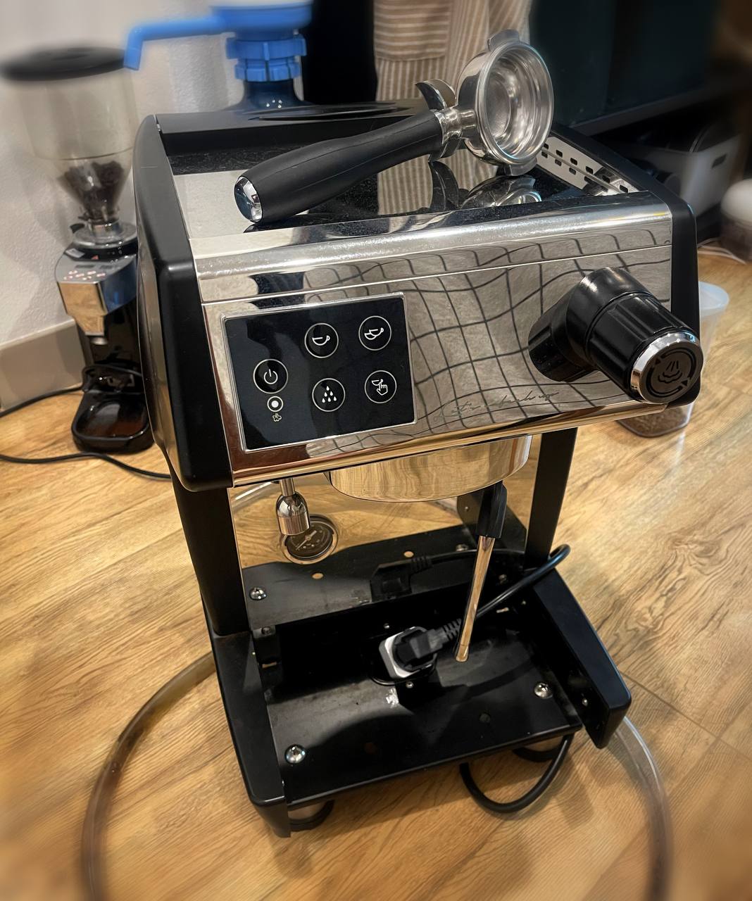 Продажа байков, посуды и техники