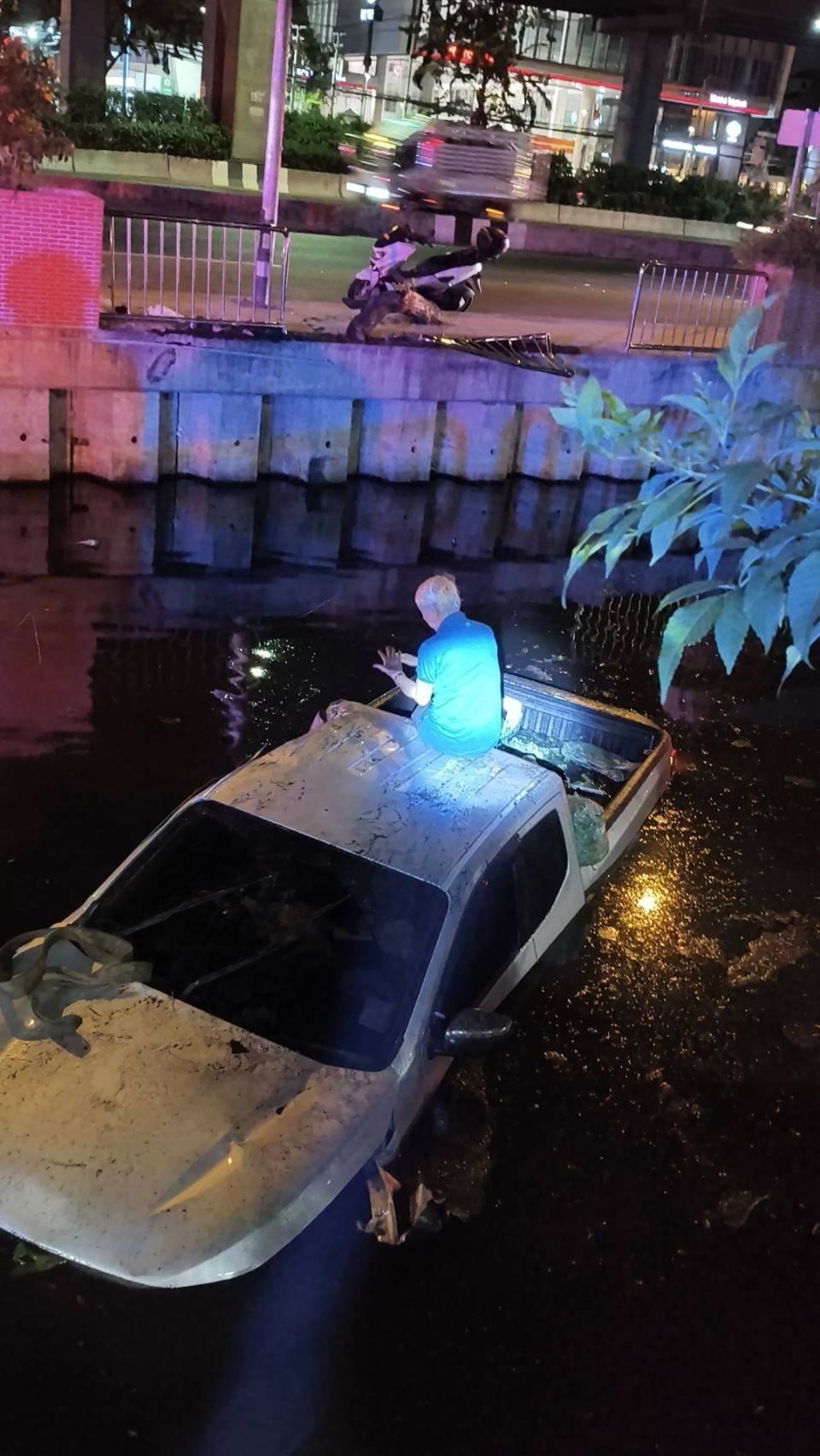 Инцидент в Бангкоке с пикапом