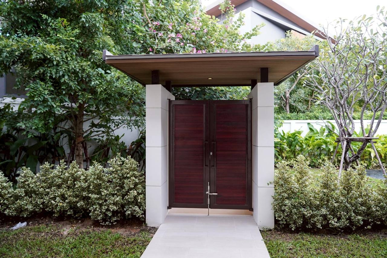 Аренда виллы с бассейном и садом