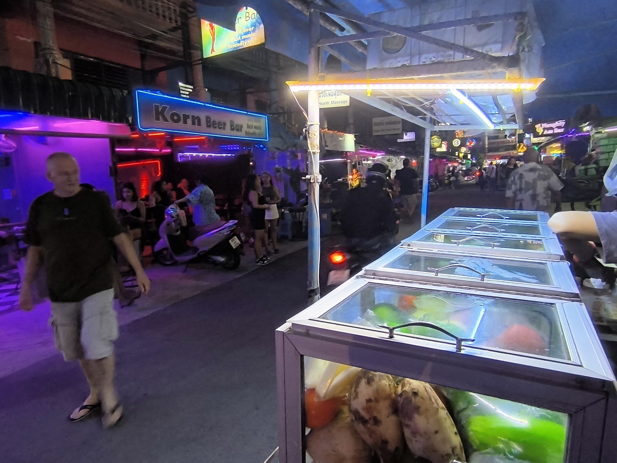 Открытие ночной жизни Паттайи