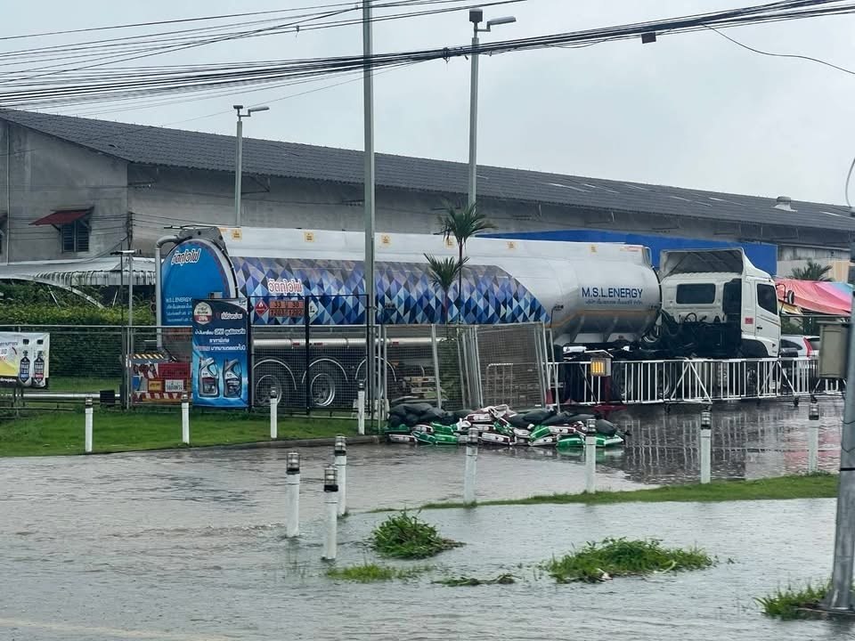 Дефицит топлива в Наратхивате