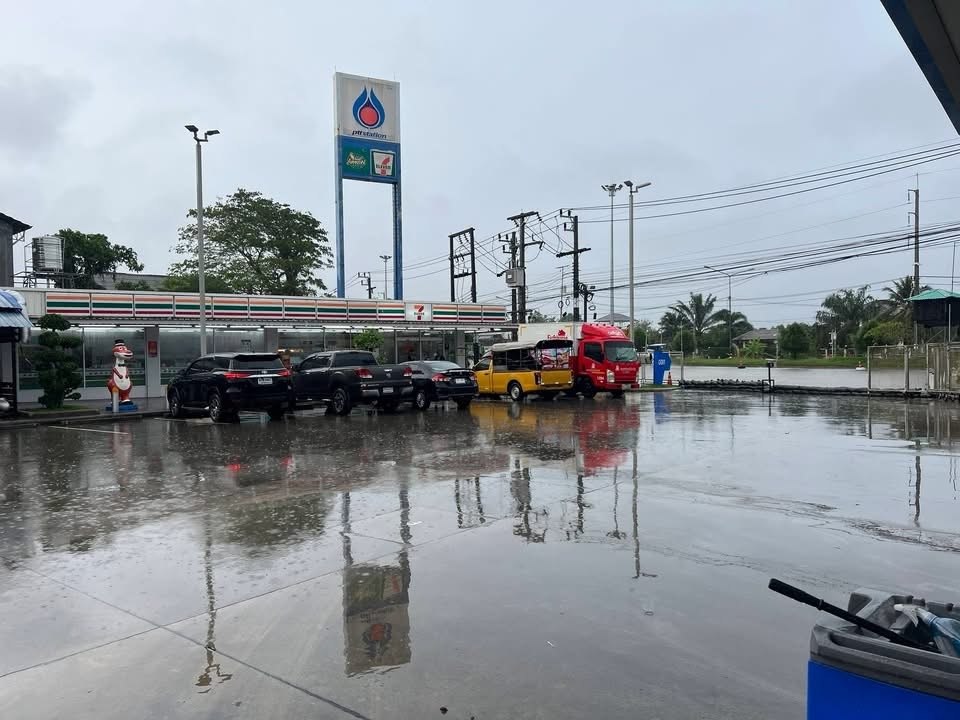 Дефицит топлива в Наратхивате