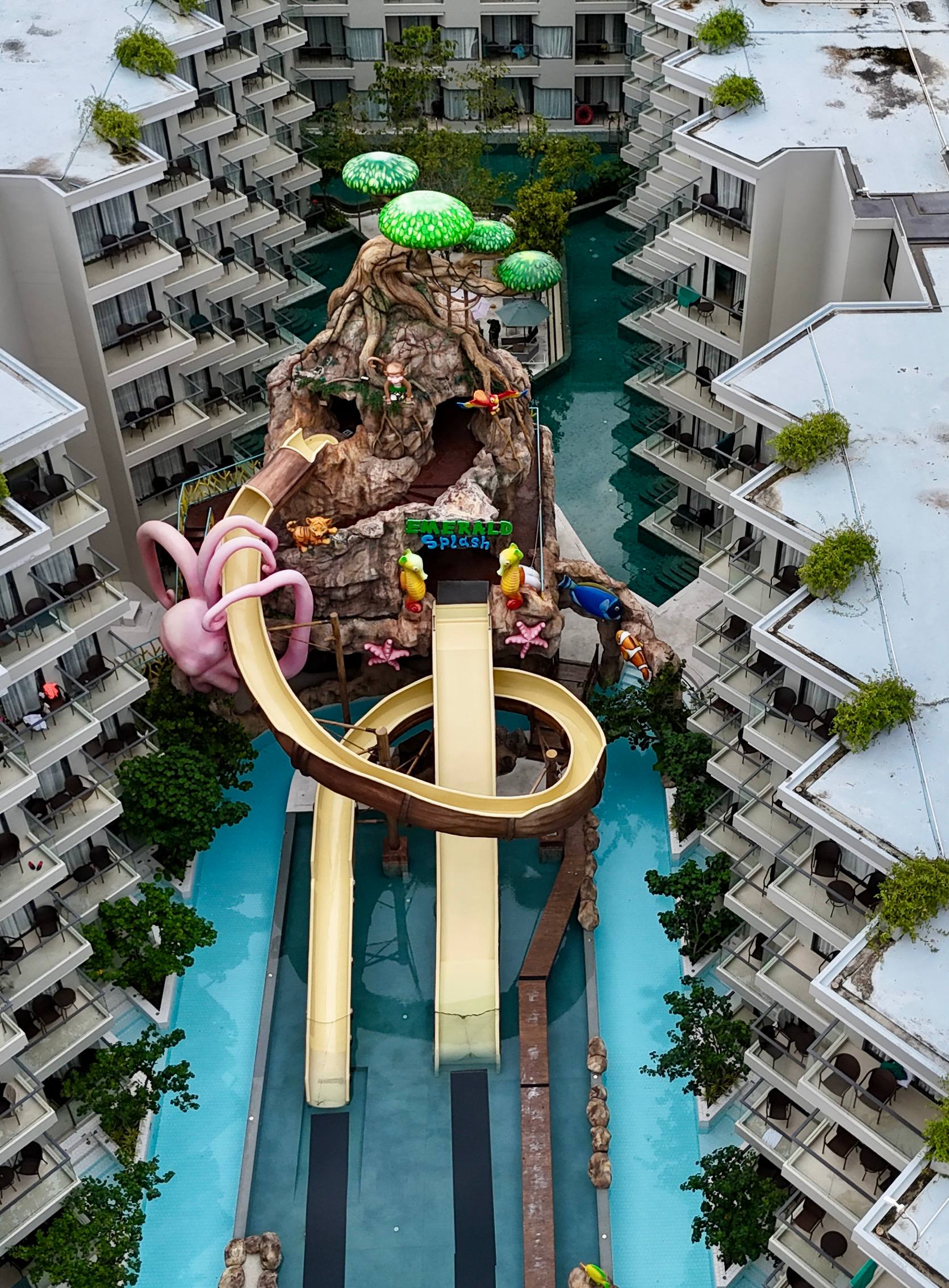 Отель для семейного отдыха на Кароне