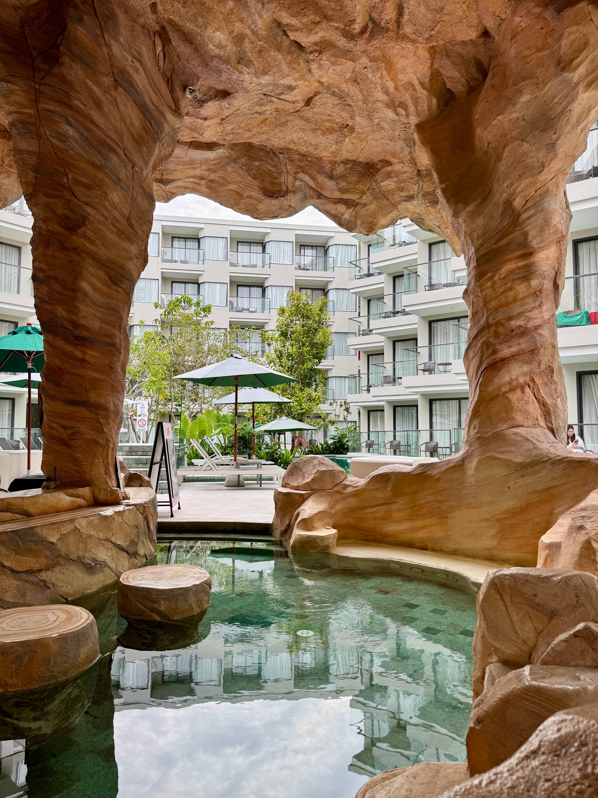 Отель для семейного отдыха на Кароне