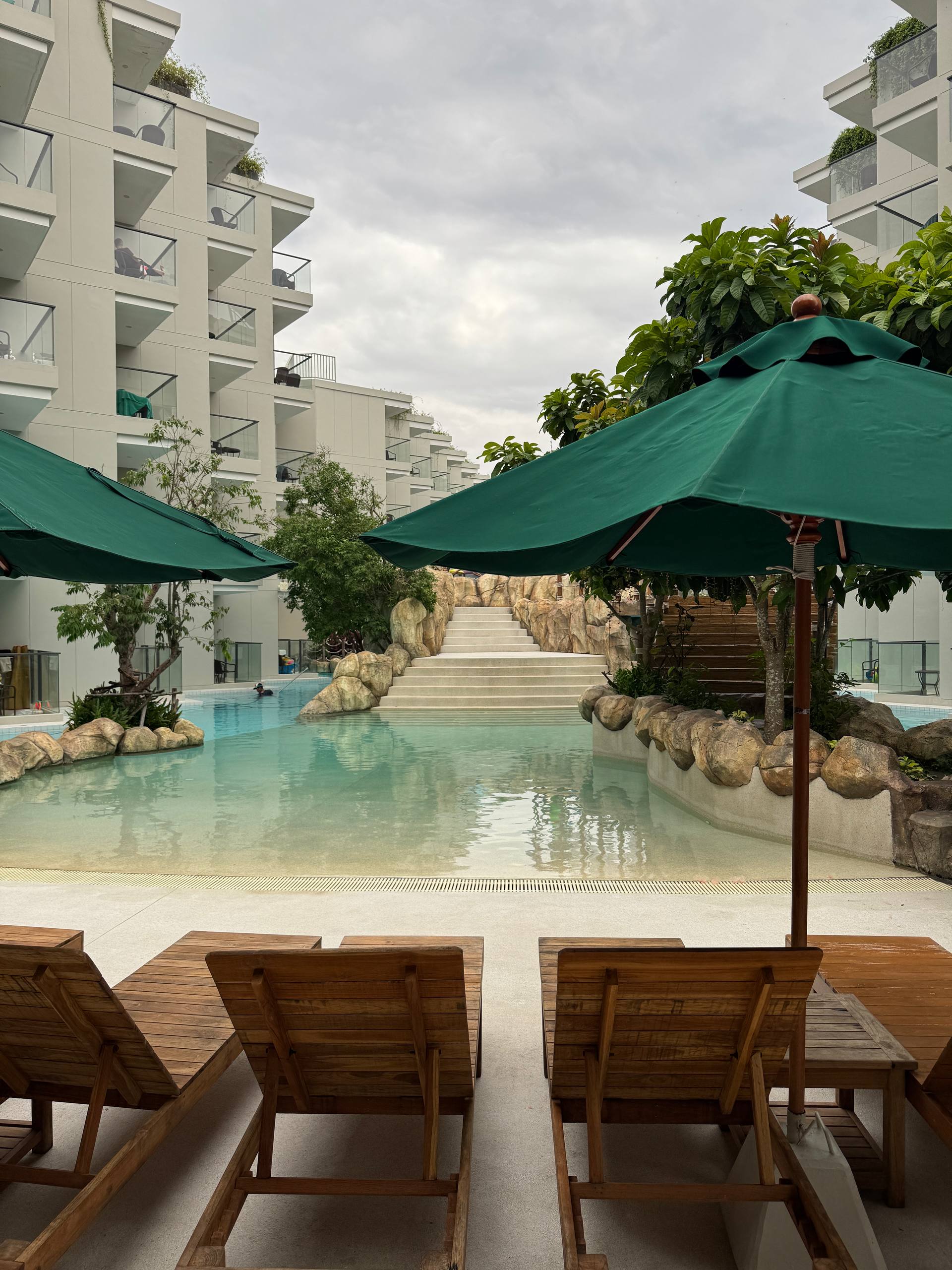 Отель для семейного отдыха на Кароне