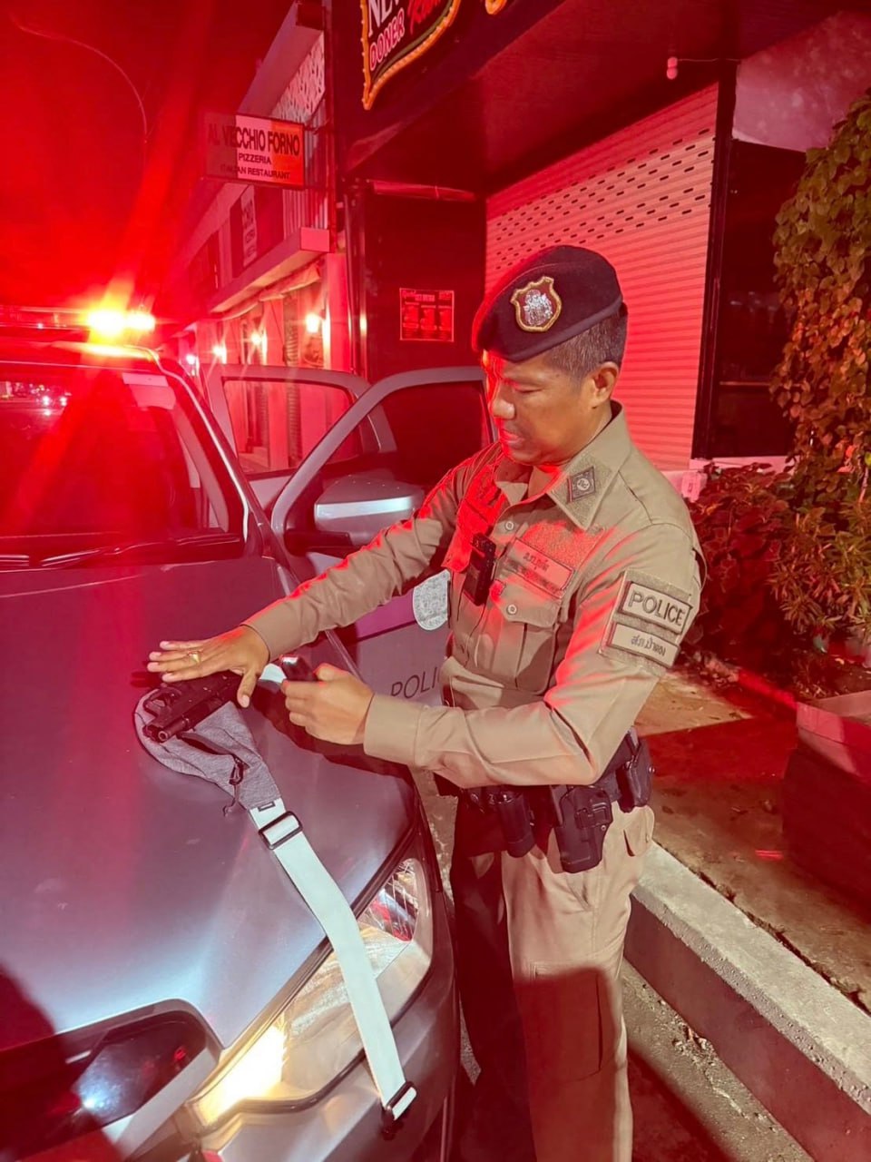 Арест за ношение оружия в Патонге