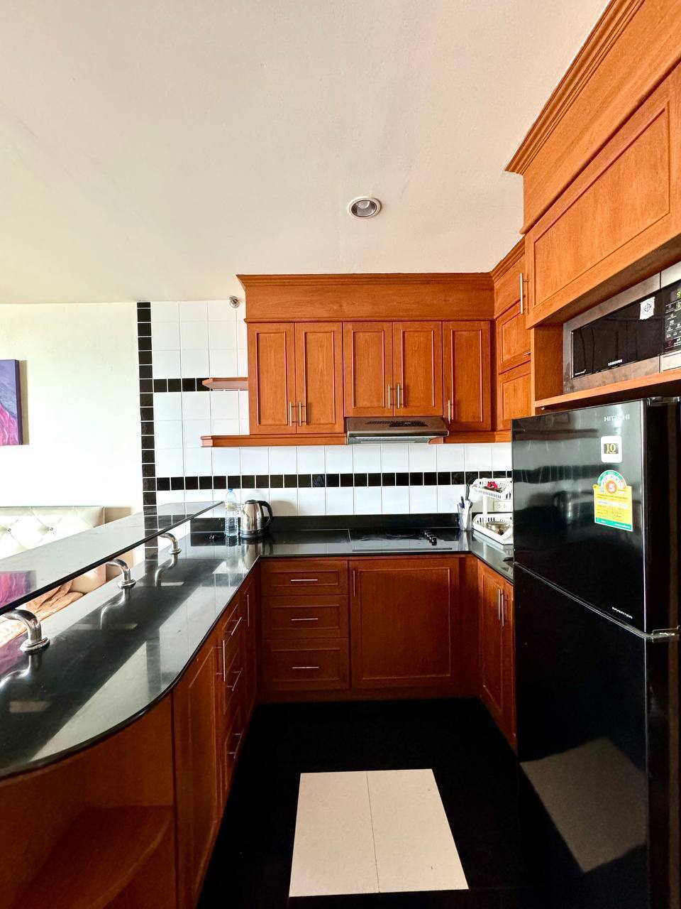 Аренда меблированной студии с видом на море