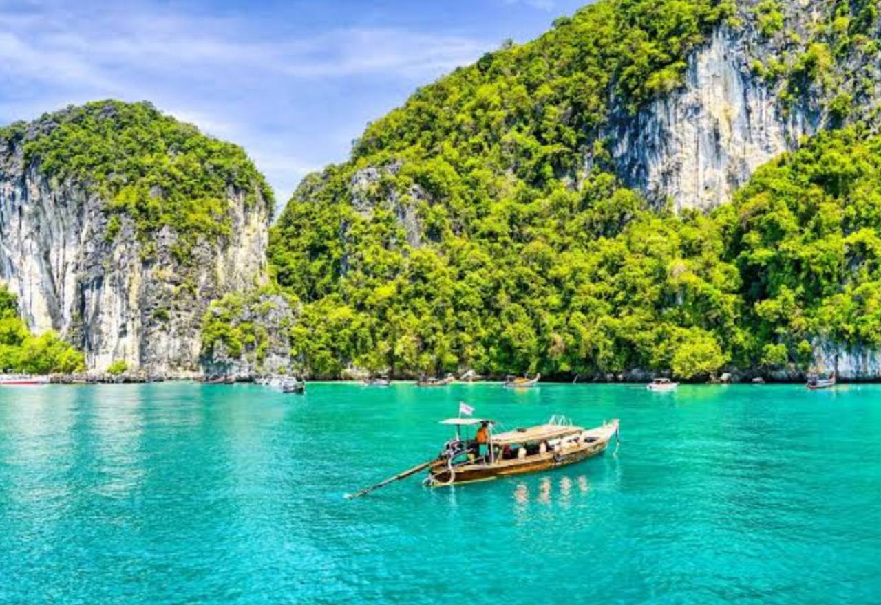 Погода и святыни Пхукета