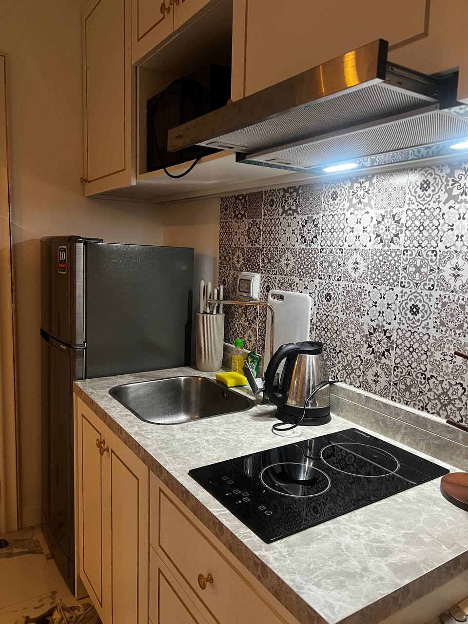 Пересдача студии в новом кондо