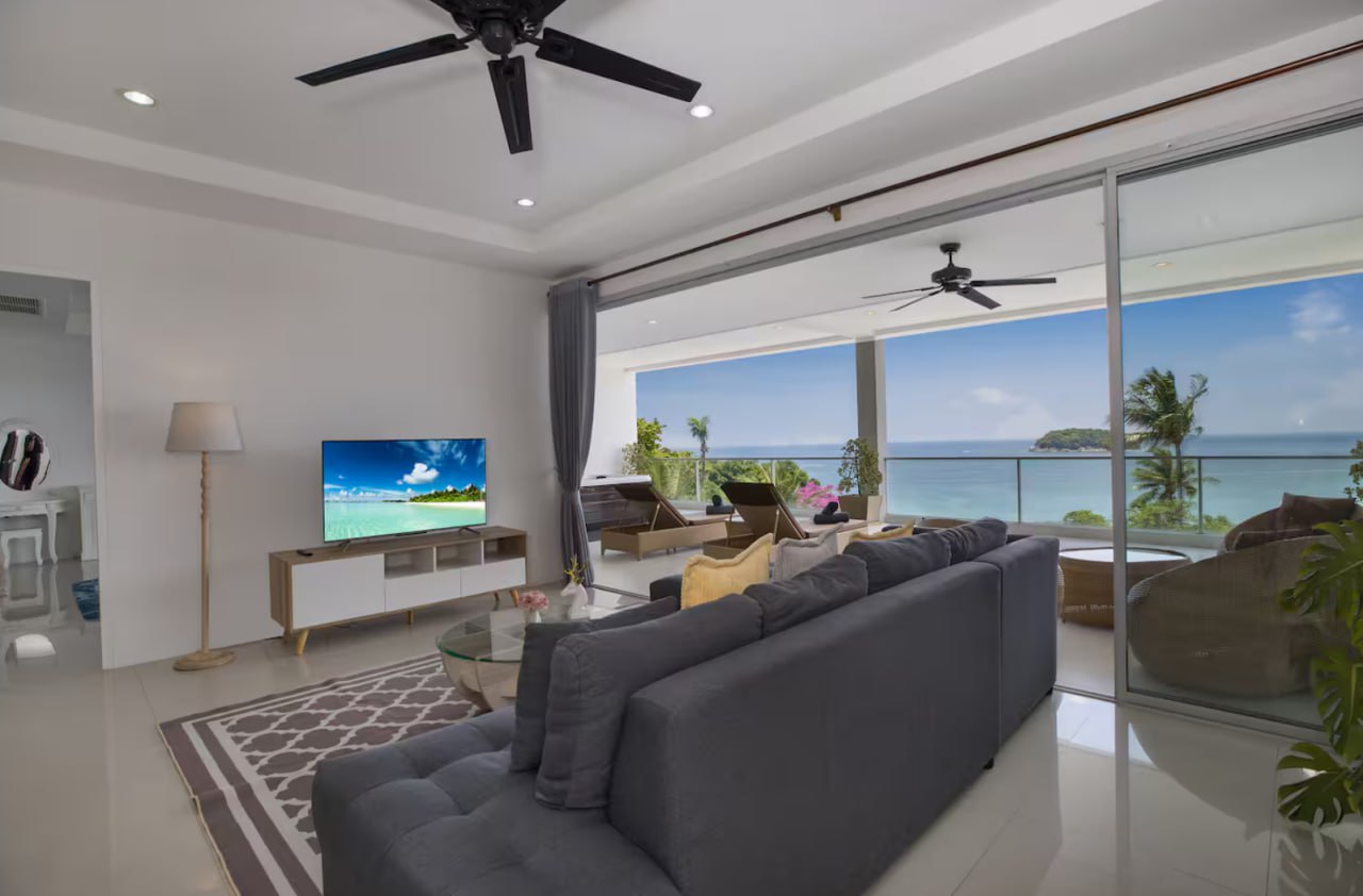 Пентхаус с видом на море и джакузи