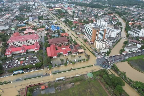 Критическая ситуация наводнения в Патани