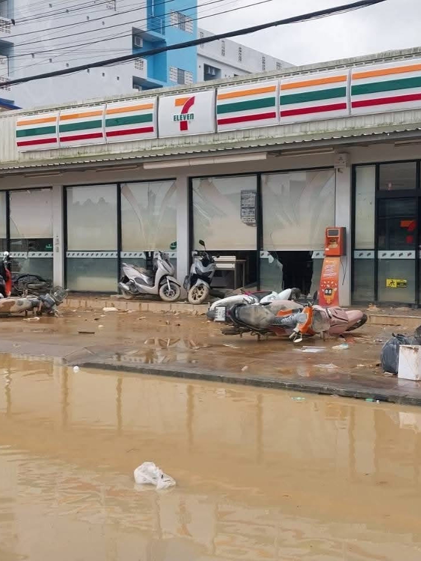 Восстановление Хатъяй после наводнения