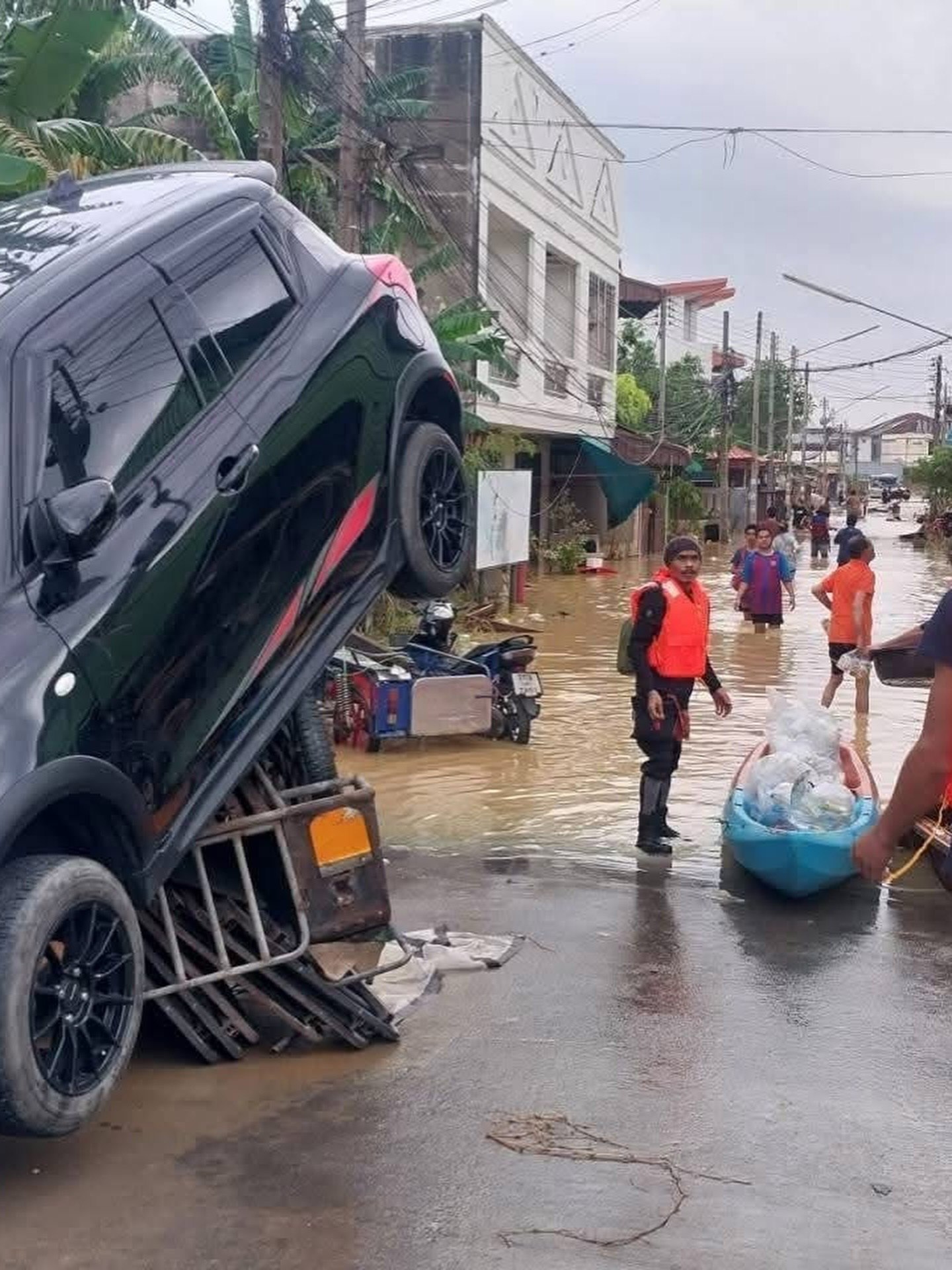 Восстановление Хатъяй после наводнения