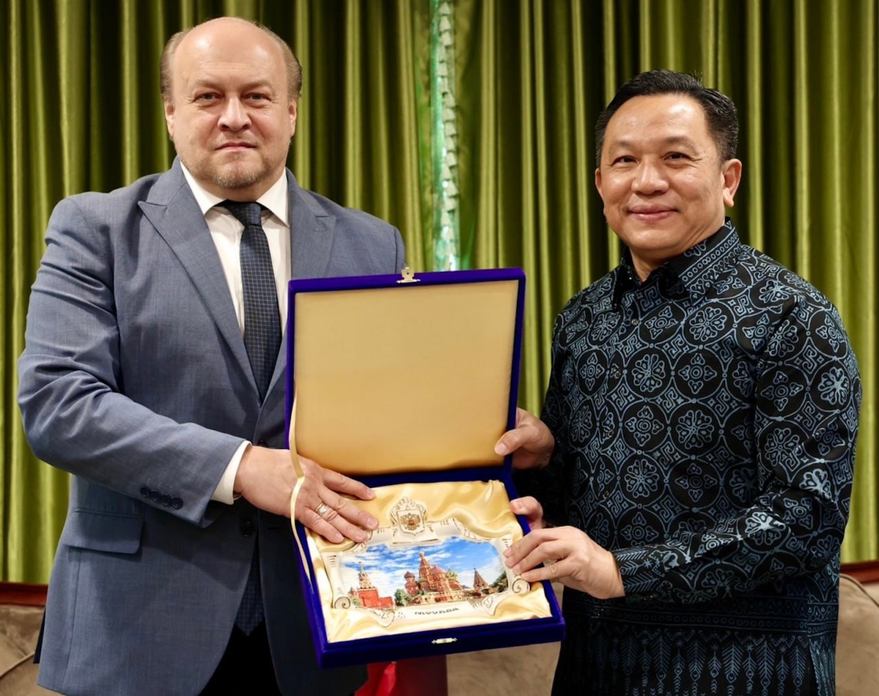 Встреча посла России с губернатором Пхукета