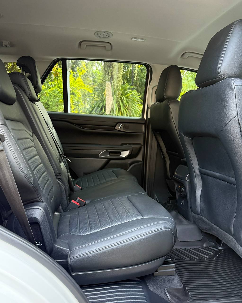 Аренда семиместного автомобиля