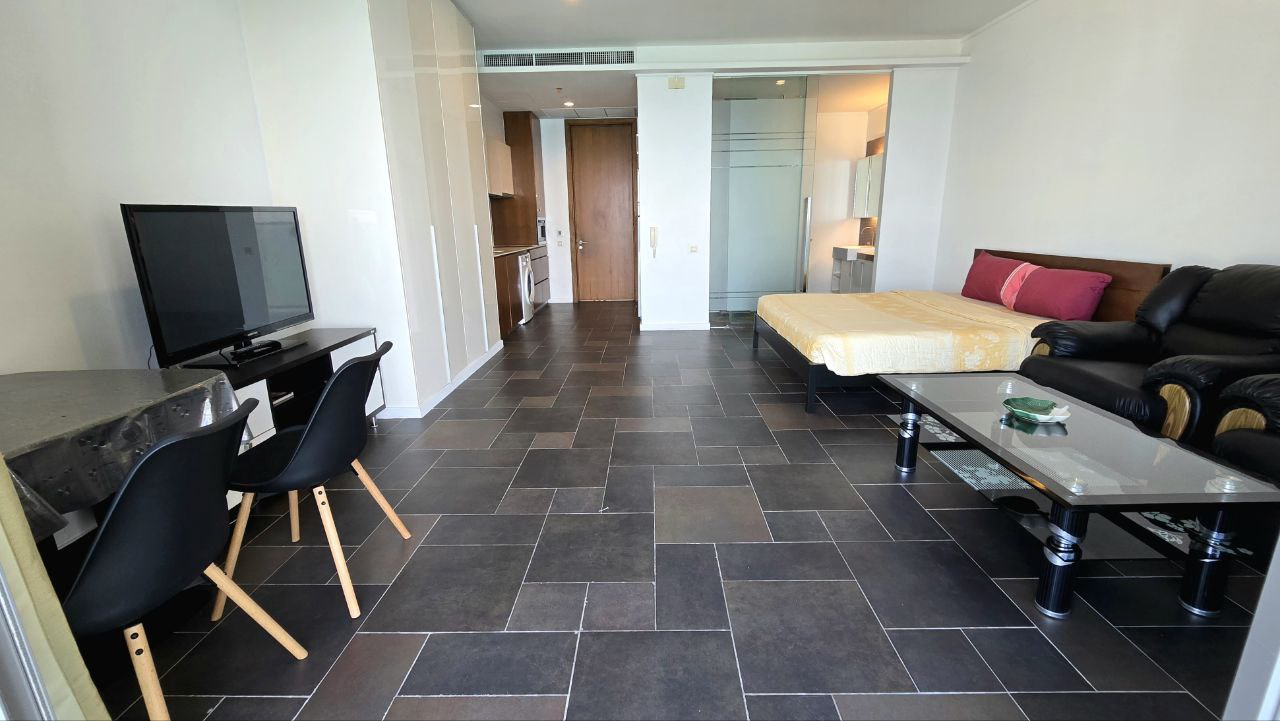 Продажа студии с видом на море