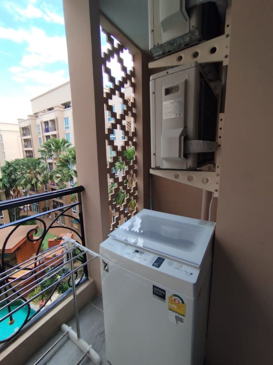 Аренда квартиры с видом на бассейн